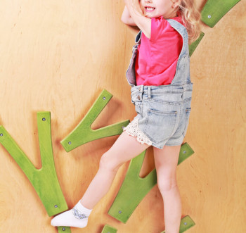 Детский скалодром Невероятные веточки на каркасе KIDIGO