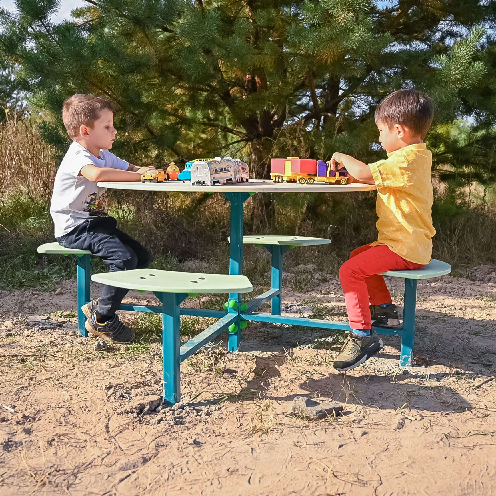 Детский столик разборный KIDIGO