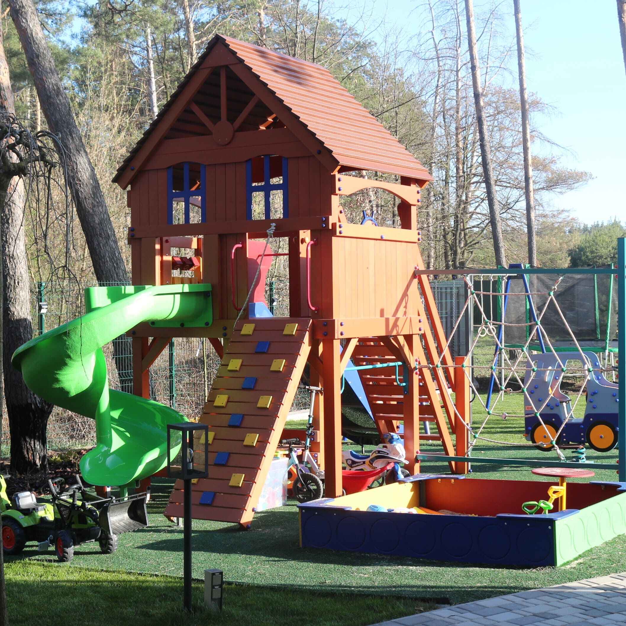 Playground Villa (slide height 1,5 m)