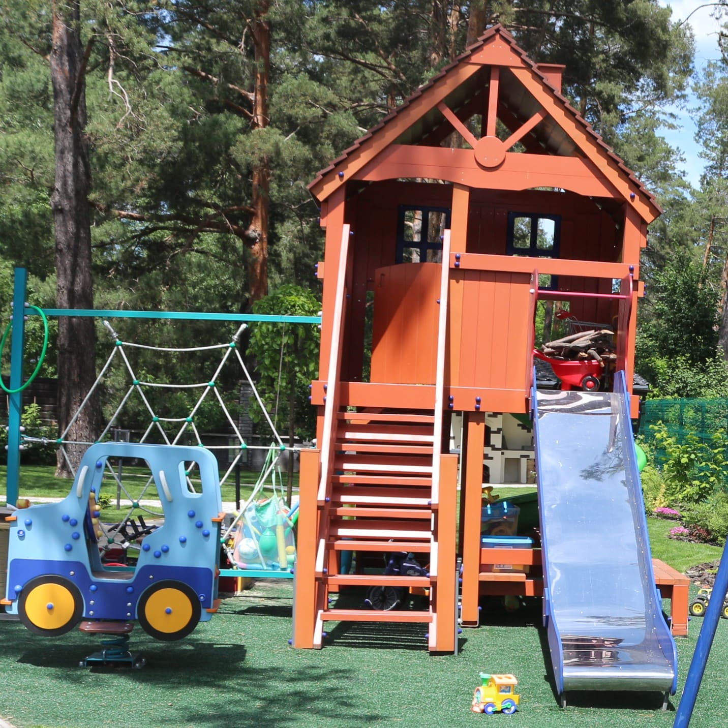 Playground Villa (slide height 1,5 m)