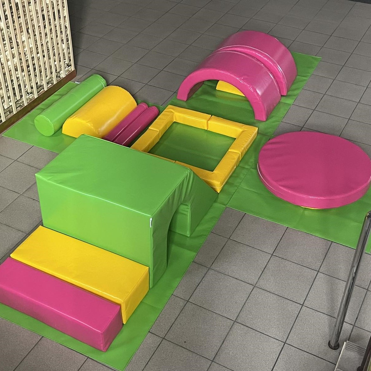 Полоса препятствий Здесь и Там KIDIGO