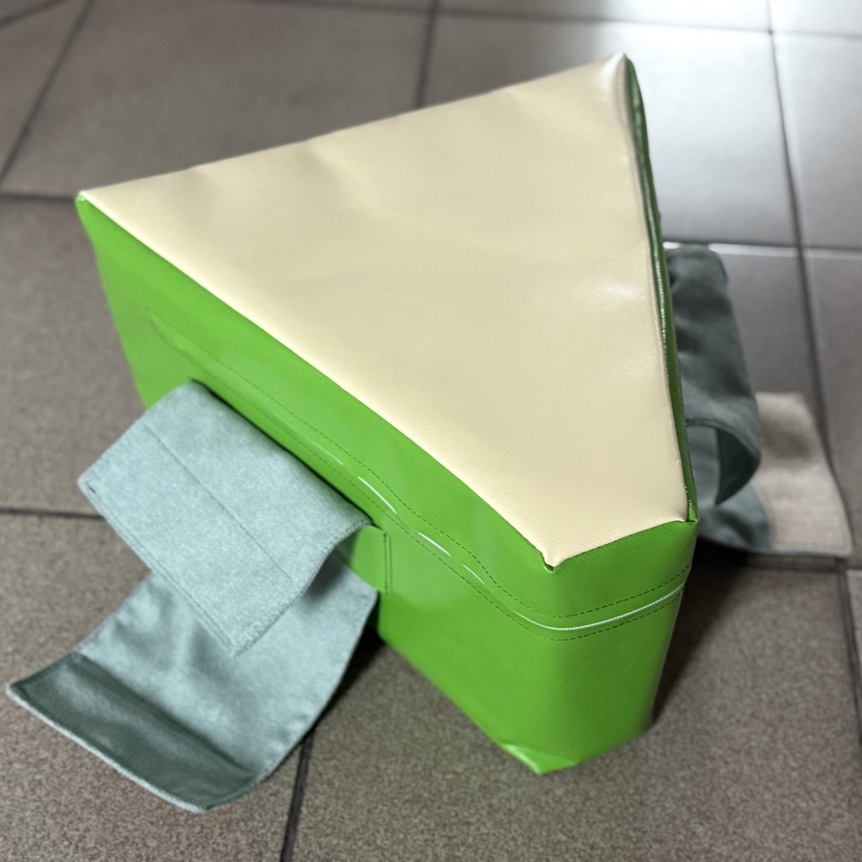 Мягкая игровая пирамидка KIDIGO